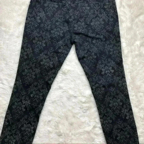 Free People Skinny Jeans Black & Grey Floral Sz 27 - Picture 10 of 16